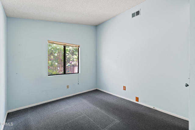 447 Ute Lane, Ventura CA: https://media.crmls.org/mediaz/5de9bde3-299c-4b80-90fa-e89dd415c63c.jpg