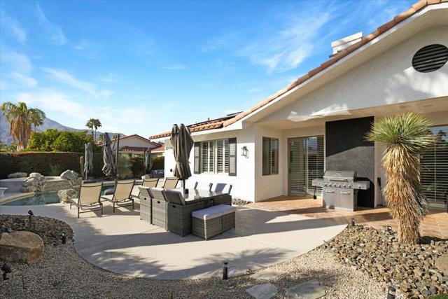 2451 Quincy Way, Palm Springs CA: https://media.crmls.org/mediaz/5de9c598-284b-48f1-a9df-fdbec81a1409.jpg