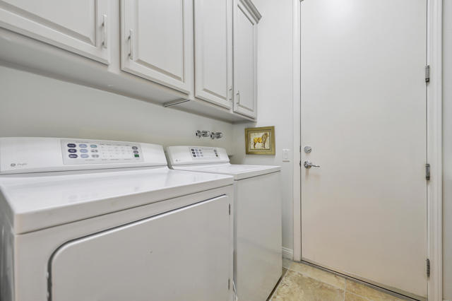 81025 Avenida Lorena, Indio CA: https://media.crmls.org/mediaz/5dea2510-6969-4211-bd43-18aecb955955.jpg