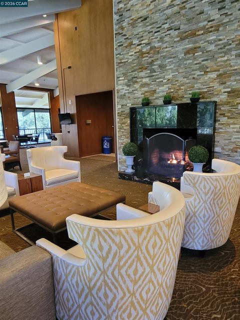 310 N Civic Dr., Walnut Creek CA: https://media.crmls.org/mediaz/5dea2d21-a129-44d6-af06-adf08e3cf402.jpg