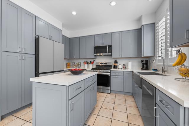 210 Belflora Way, Oceanside CA: https://media.crmls.org/mediaz/5dea4f0e-116d-4453-8998-175487583acb.jpg