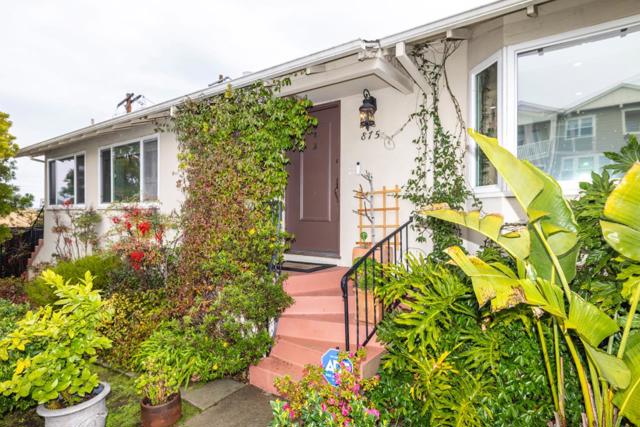 875 Broadway, Belmont CA: https://media.crmls.org/mediaz/5deac0f8-7da3-453c-912b-cd5eb83db908.jpg