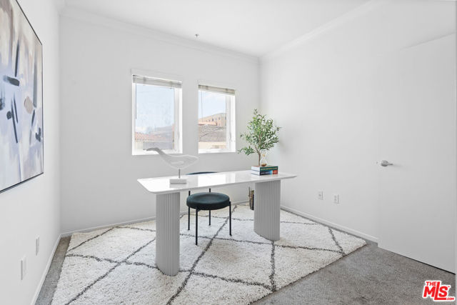 906 S Serrano Avenue, Los Angeles CA: https://media.crmls.org/mediaz/5deaef0b-d8d9-4dbf-a97a-a3ce78e2a94e.jpg