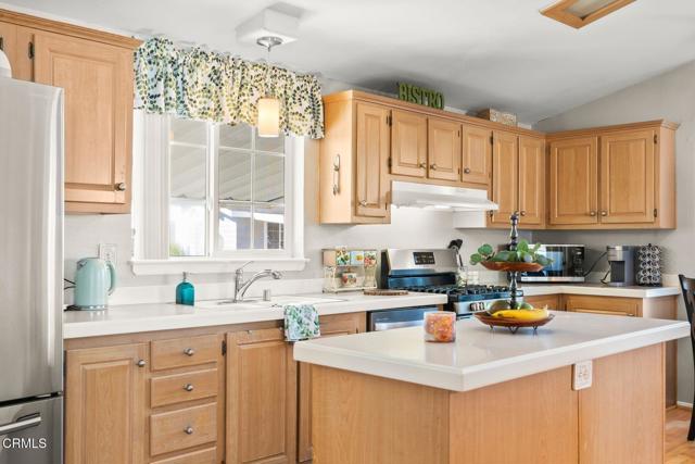 Detail Gallery Image 12 of 45 For 1215 Anchors Way #13,  Ventura,  CA 93001 - 3 Beds | 2 Baths