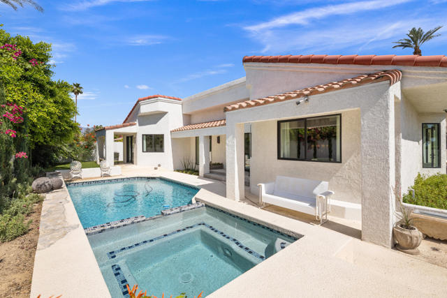 75465 Montecito Drive, Indian Wells CA: https://media.crmls.org/mediaz/5dec499c-eca0-4f82-8e68-9552bf9e367c.jpg