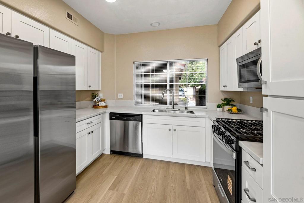 10911 Creekbridge Place - photo 7