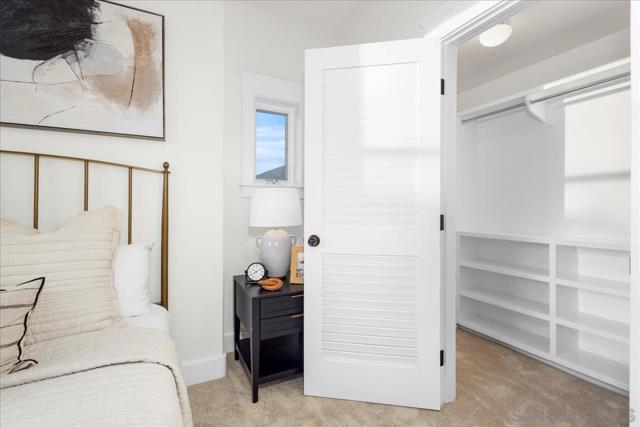 411 Orange Ave, Coronado CA: https://media.crmls.org/mediaz/5ded0a81-281e-475c-a158-e2ef2abf6676.jpg