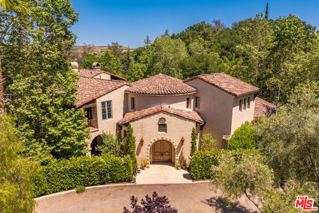 5850 Lapworth Drive, Agoura Hills CA: https://media.crmls.org/mediaz/5ded3290-ce5a-44a7-bedc-9e537b7e56e9.jpg
