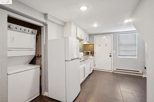 Image 43 of 60 For 1063 32nd St