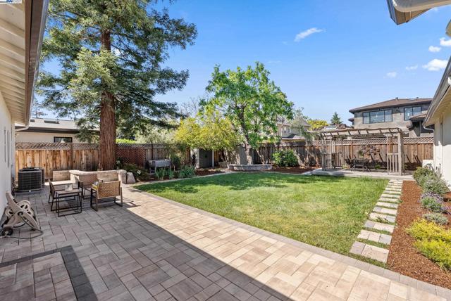 12763 Camrose Ave, Saratoga CA: https://media.crmls.org/mediaz/5ded9b27-fe2c-4906-841e-818469b20915.jpg