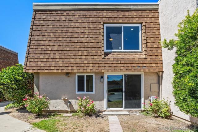 268 Festival Dr, Oceanside CA: https://media.crmls.org/mediaz/5dee1762-09a0-429e-938e-d9e62743fd7a.jpg