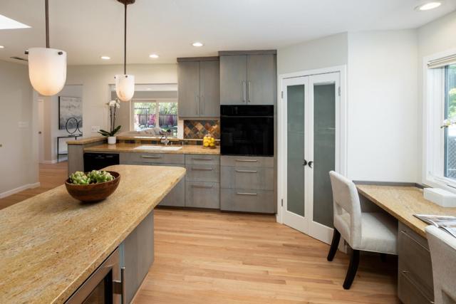 867 Campbell Avenue, Los Altos CA: https://media.crmls.org/mediaz/5deeb359-0c5d-4adc-b092-45e8ff5520de.jpg