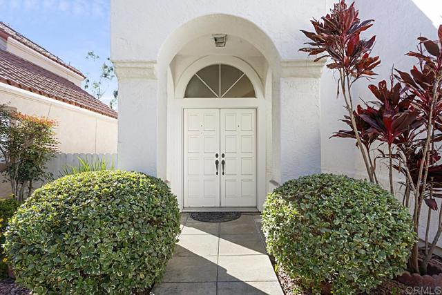 Detail Gallery Image 3 of 39 For 1439 Genoa Drive, Vista,  CA 92081 - 3 Beds | 2/1 Baths