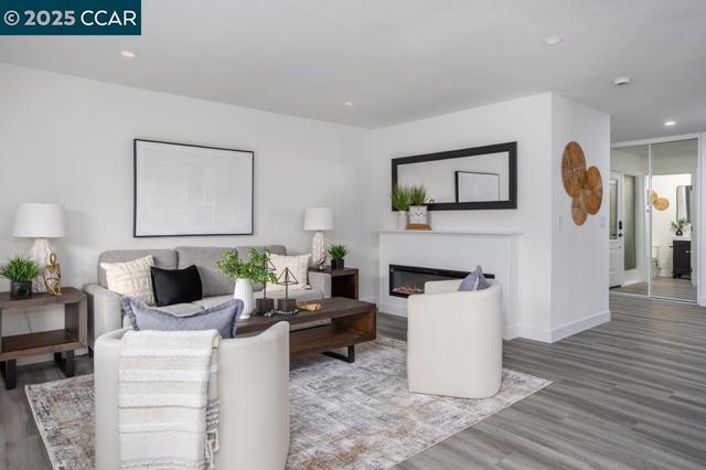 1132 Running Springs Rd, Walnut Creek CA: https://media.crmls.org/mediaz/5def8c77-6f39-4bf2-b616-5810116c6c92.jpg