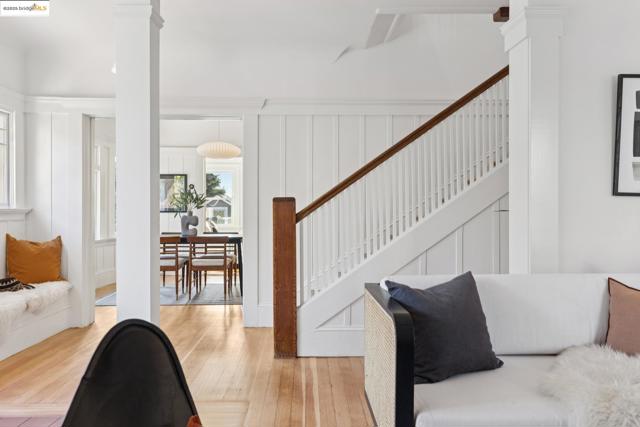 1532 Walnut St, Berkeley CA: https://media.crmls.org/mediaz/5defe630-cb95-4eea-8689-c167a971de59.jpg