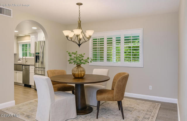 6058 Hedgewall Drive, Westlake Village CA: https://media.crmls.org/mediaz/5df0e8fe-4b39-4505-8ea9-4a08cae870d1.jpg