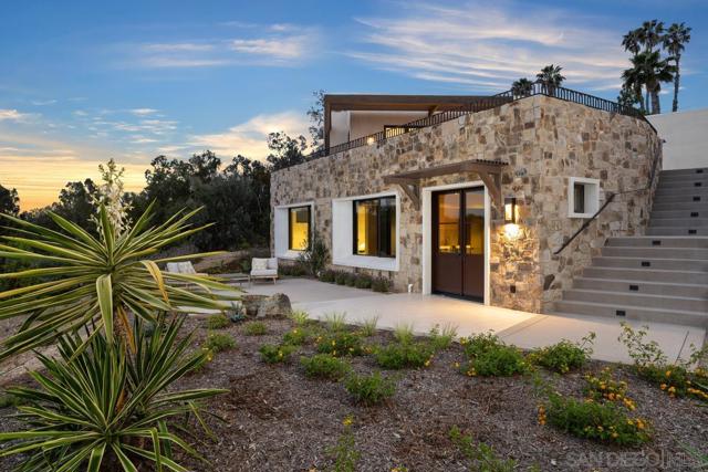 4728 El Aspecto, Rancho Santa Fe CA: https://media.crmls.org/mediaz/5df169a7-f79b-4609-8061-dbc1211f5a65.jpg