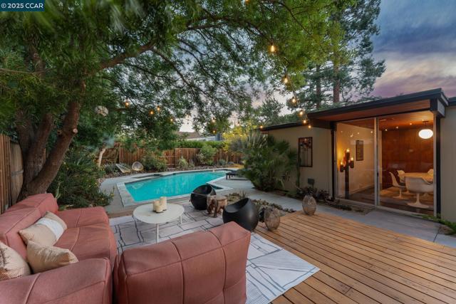 232 Clyde Dr, Walnut Creek CA: https://media.crmls.org/mediaz/5df1b3ab-b624-4913-bdf8-75d93c722393.jpg