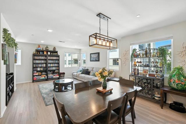 5405 Calle Sand Arch, San Diego CA: https://media.crmls.org/mediaz/5df1fb3f-2c2f-4270-9c09-cc6e54f3e45c.jpg
