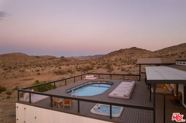 59855 Security Drive, Yucca Valley CA: https://media.crmls.org/mediaz/5df226a2-8fef-4e9e-bf44-a2c6ad0b124d.jpg