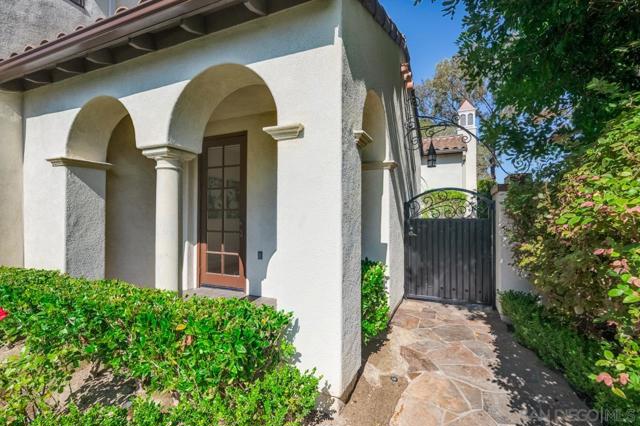 5199 Seagrove Place, San Diego CA: https://media.crmls.org/mediaz/5df23bb4-919e-4d87-9d29-6ebd15061187.jpg