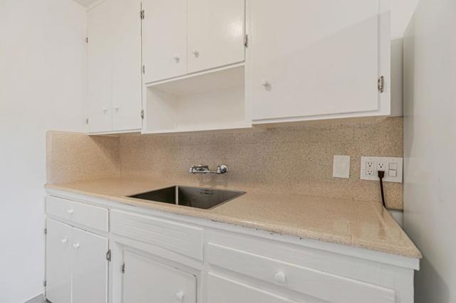 Image 9 of 23 For 508514 Willard Avenue