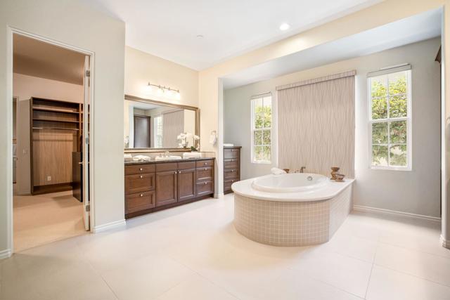 50831 Cereza, La Quinta CA: https://media.crmls.org/mediaz/5df2a2b1-9cb6-49af-a7b2-27319bcb49ab.jpg