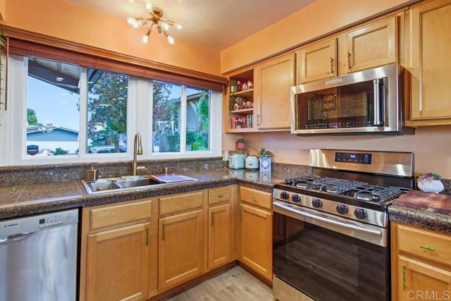 Detail Gallery Image 15 of 62 For 5484 Redding Rd, San Diego,  CA 92115 - 3 Beds | 2/1 Baths