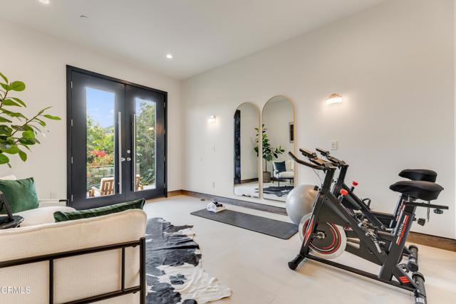 Detail Gallery Image 5 of 69 For 12480 Viewcrest Rd, Los Angeles,  CA 91604 - 5 Beds | 7 Baths