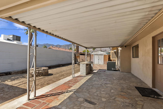 3933 E Calle San Antonio, Palm Springs CA: https://media.crmls.org/mediaz/5df47420-6af1-43a8-9df3-9af7c12b4f2d.jpg