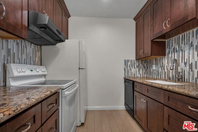 7740 Redlands Street, M3075 photo 4