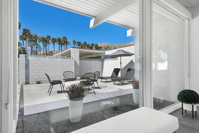 71350 Halgar Road, Rancho Mirage CA: https://media.crmls.org/mediaz/5df50e29-50b7-49e6-8594-e96a6d19613d.jpg