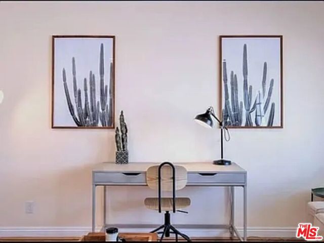 1028 12th Street, Santa Monica CA: https://media.crmls.org/mediaz/5df5139e-b037-4a04-824e-79c9720b5543.jpg