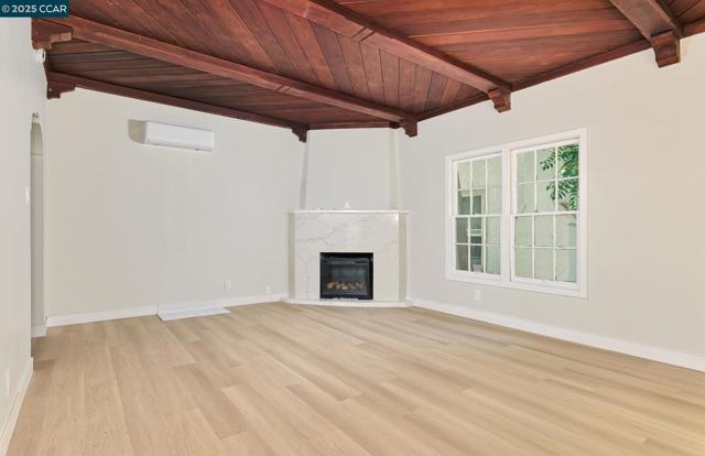 1335 Pine St, Pittsburg CA: https://media.crmls.org/mediaz/5df520d2-000f-4a0d-a0e1-48808c99ae15.jpg