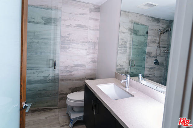 3423 Scadlock Lane, Sherman Oaks CA: https://media.crmls.org/mediaz/5df581e1-b131-4c53-9684-7a0e53943b10.jpg