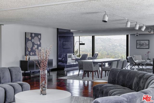 1100 Paso Alto Drive, Pasadena CA: https://media.crmls.org/mediaz/5df5e647-6c2b-471e-9504-3a3fd95281c7.jpg