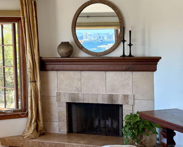 1250 Willow St, San Diego CA: https://media.crmls.org/mediaz/5df63569-9c09-46e3-8bbe-9517998a5bb3.jpg