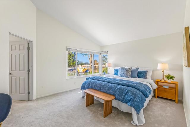 3245 Estrella Del Mar Way, Marina CA: https://media.crmls.org/mediaz/5df6ffc7-613d-4d2f-91c7-94d327922e62.jpg