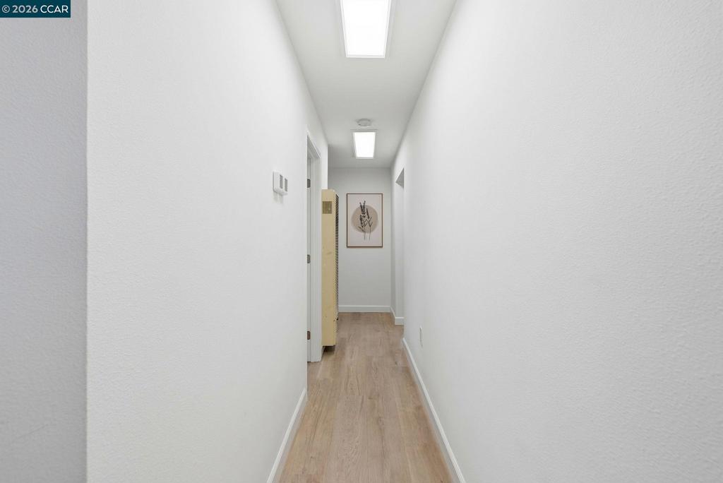 https://media.crmls.org/mediaz/5df7313f-a6a9-47d5-8391-9da9a0650d17.jpg?preset=X-Large