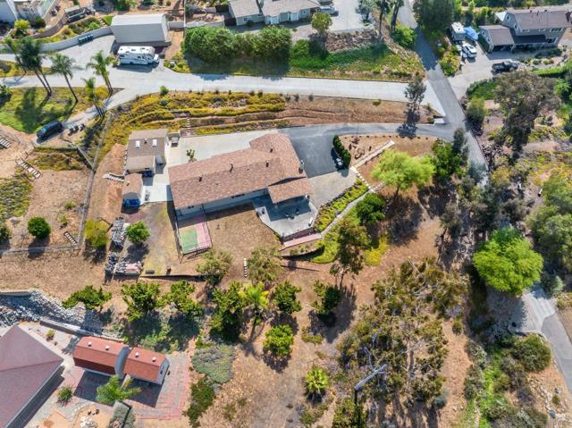 12220 Valhalla Drive, Lakeside CA: https://media.crmls.org/mediaz/5df73c68-1735-4b73-b2fd-555c84285d9d.jpg