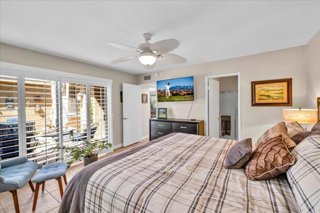 43 Sunrise Drive, Rancho Mirage CA: https://media.crmls.org/mediaz/5df7a8e0-4caf-4a7f-a248-1923b107faca.jpg