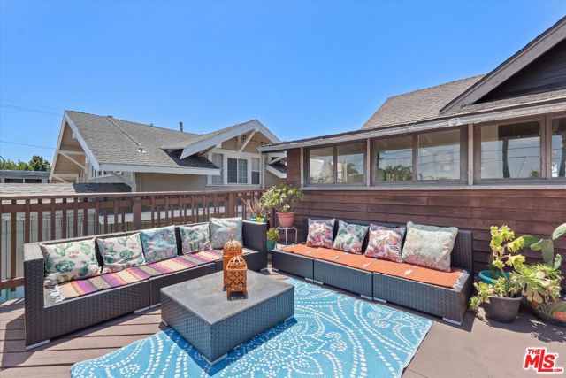 1654 5th Avenue, Los Angeles CA: https://media.crmls.org/mediaz/5df977f9-9918-4591-9654-e12c4198c200.jpg