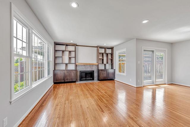 520 Topaz Street, Redwood City CA: https://media.crmls.org/mediaz/5dfa63dd-a939-4c95-bd07-3c43b3a256c7.jpg