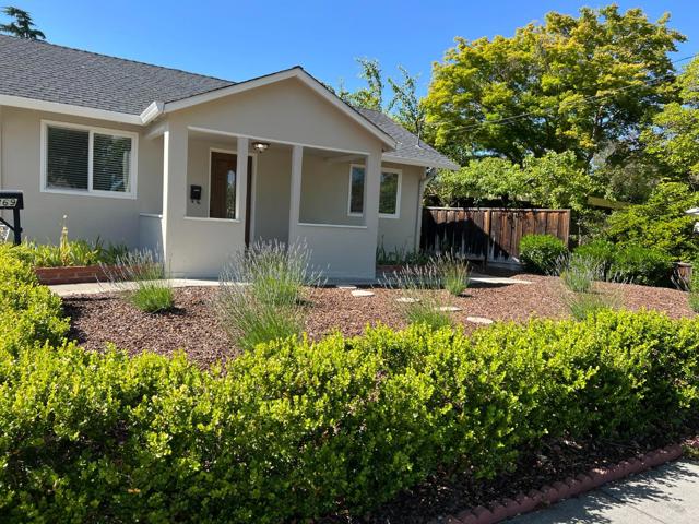 869 Loma Verde Avenue, Palo Alto CA: https://media.crmls.org/mediaz/5dfa6558-8174-42c3-b843-f52fc2992462.jpg