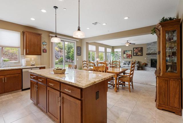 1515 Sunflower Drive, Hollister CA: https://media.crmls.org/mediaz/5dfa998a-646a-49e8-9078-5d1ca9b06809.jpg