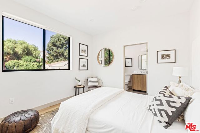 2223 Clifford Street, Los Angeles CA: https://media.crmls.org/mediaz/5dfaf826-9d39-4113-b5ae-9623b204bc78.jpg
