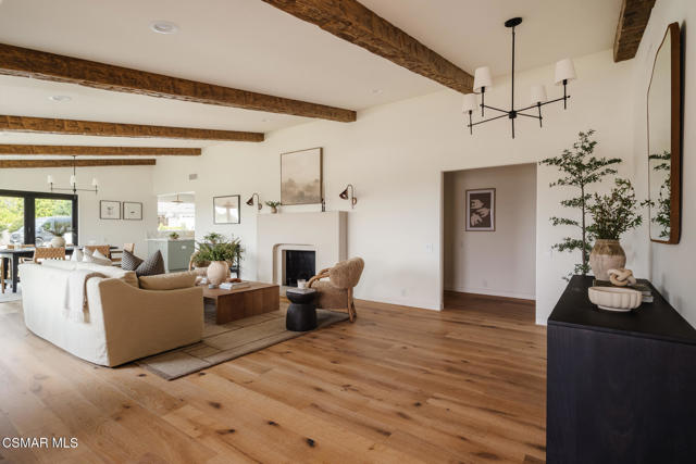 1207 Westridge Drive, Ventura CA: https://media.crmls.org/mediaz/5dfb028f-f9aa-4132-b201-95290b217e69.jpg