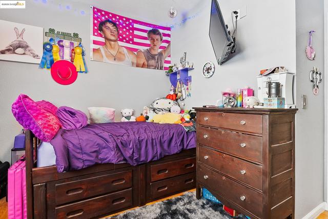 1126 Deerpark Rd, Oakley CA: https://media.crmls.org/mediaz/5dfb4eb9-5d26-49e4-981c-6d0b7e546e07.jpg