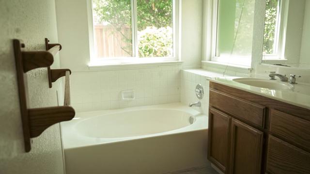 5486 Deer Run Drive, El Sobrante CA: https://media.crmls.org/mediaz/5dfb5a69-9c3a-4e6d-bbb5-aa8d12732ce7.jpg
