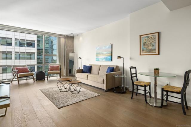 321 10th Ave, San Diego CA: https://media.crmls.org/mediaz/5dfc0e84-bb3d-4c9d-8451-48cef861db28.jpg